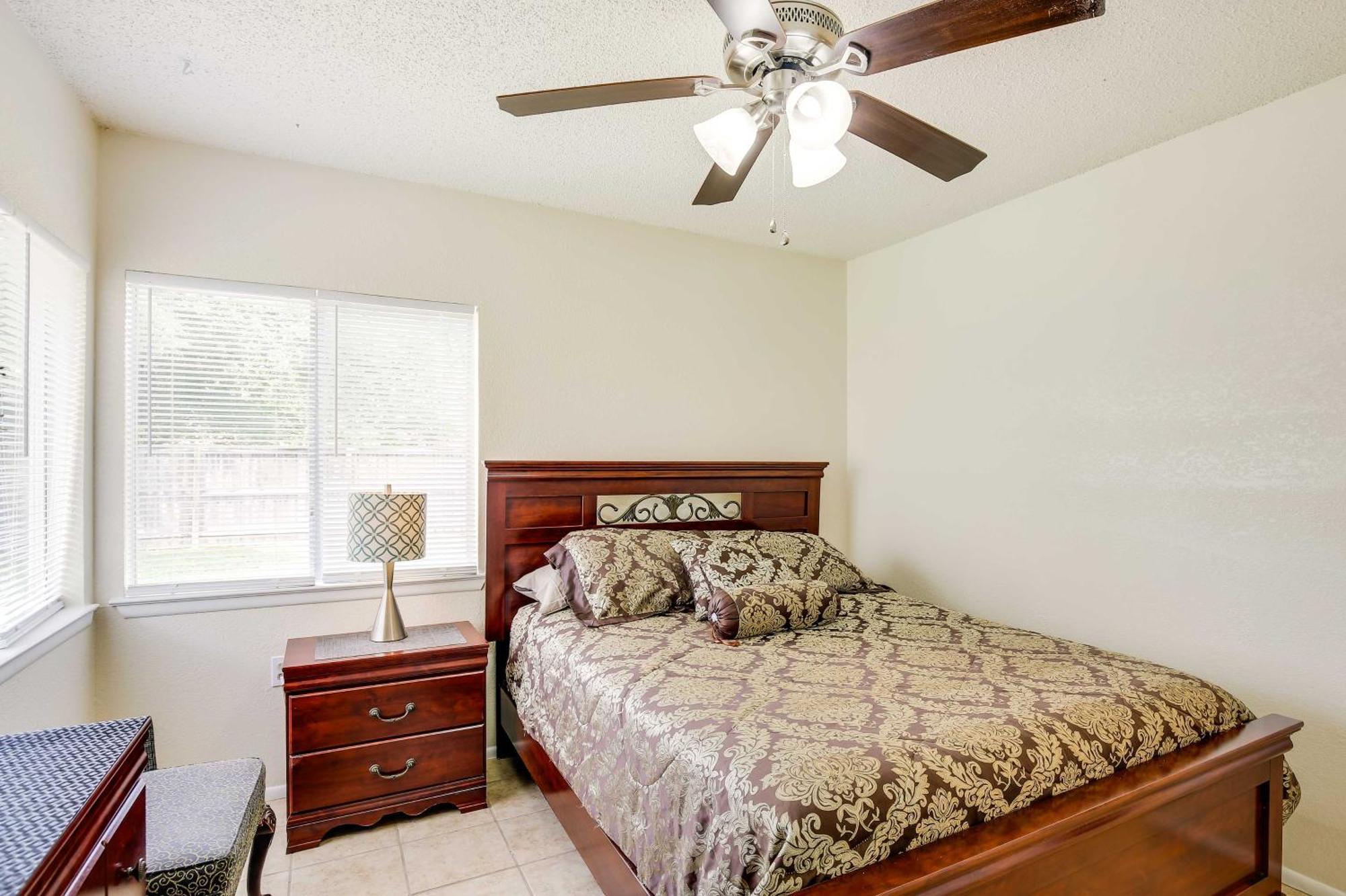 Sunny San Antonio Home With Backyard And Patio! Экстерьер фото